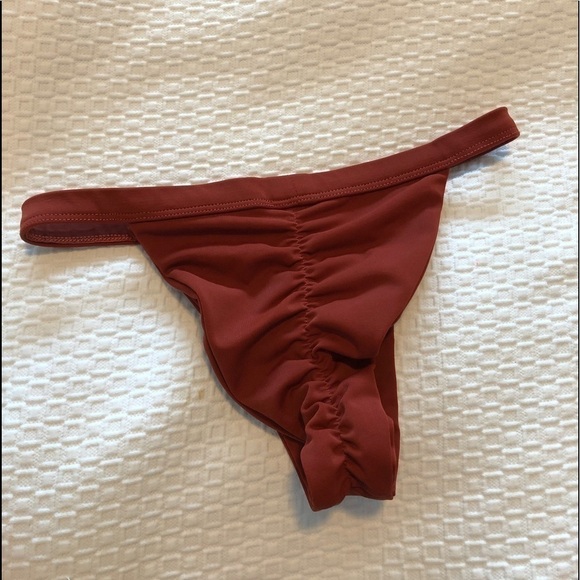 Joues de Sable Taylor Bikini Swim Bottom - Picture 9 of 14